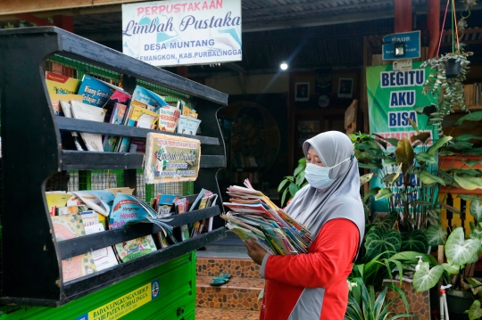 Menukar Sampah dengan Buku di Perpustakaan Limbah Pustaka