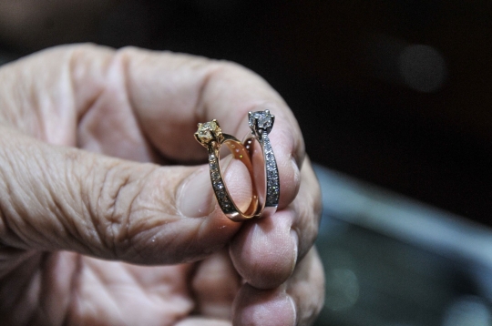 Daya Beli Berlian Merosot