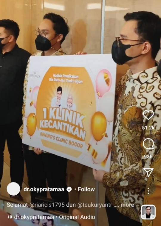 Mengenal Dokter Ganteng Oky Pratama Beri Kado Ria Ricis dan Suami Senilai Rp10 Miliar