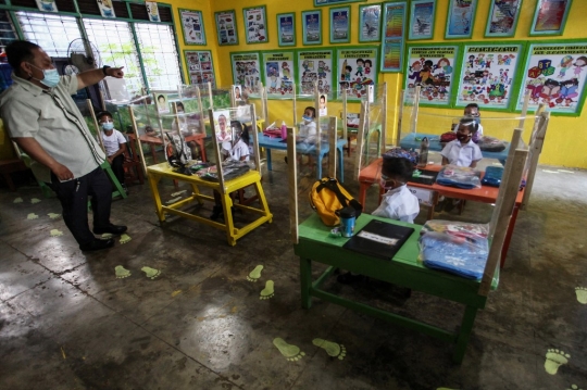 Pertama Kalinya Pelajar di Filipina Kembali Sekolah Tatap Muka