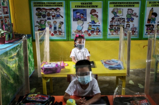 Pertama Kalinya Pelajar di Filipina Kembali Sekolah Tatap Muka
