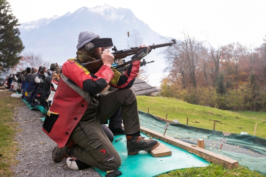 Ribuan Penembak Jitu Bersaing di Kompetisi Menembak Tradisional Swiss