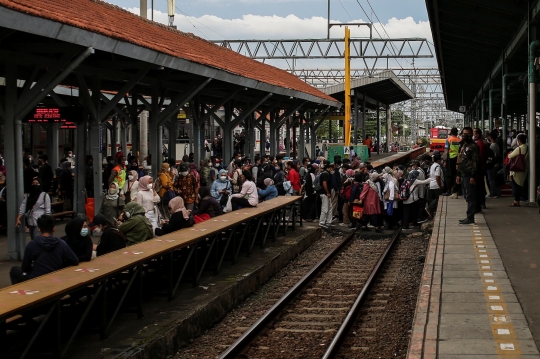 Perkembangan Status Level PPKM di Luar Jawa-Bali