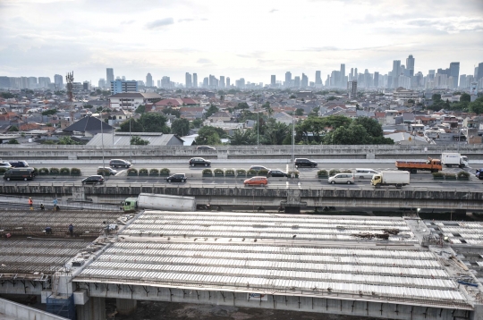 Proyek Jalan Tol Becakayu Terus Dikebut