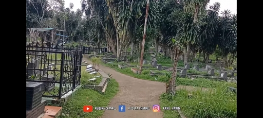 Jarang Ditengok Keluarga, Makam Haji Jojon Pelawak Senior Kondisinya Tidak Terawat