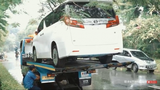 Mewah! Penampakan Kado Mobil untuk Atta Halilintar di Ultah ke-27 dari Putra Siregar