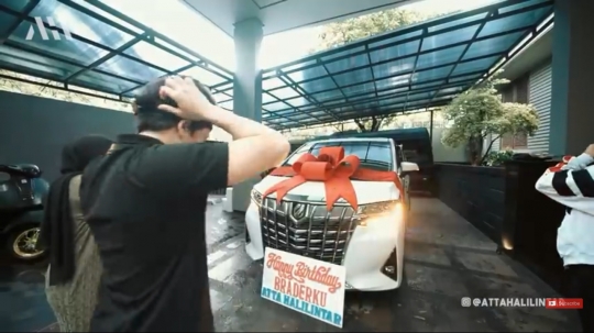 Mewah! Penampakan Kado Mobil untuk Atta Halilintar di Ultah ke-27 dari Putra Siregar