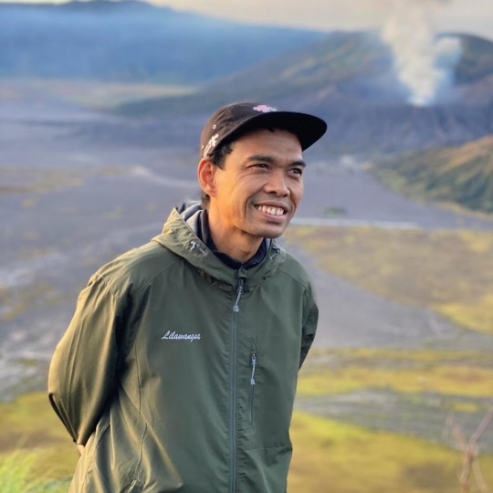 Potret Ustaz Abdul Somad di Gunung Bromo, Penampilannya Disebut Bak Anak Muda
