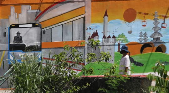 Mural Bertema Kota Jakarta Jadi Media Edukasi dan Penghias Jalan