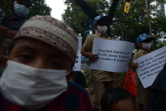 Aksi Demo Pengungsi Rohingya di Depan Gedung UNHCR