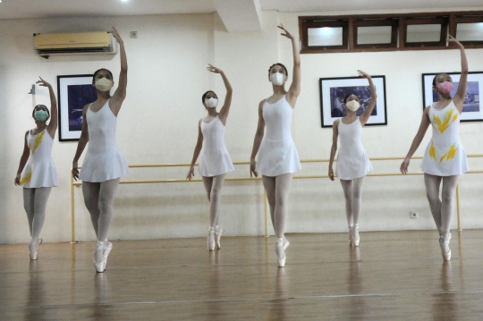 Latihan Ballet Jelang Pertunjukan Offline