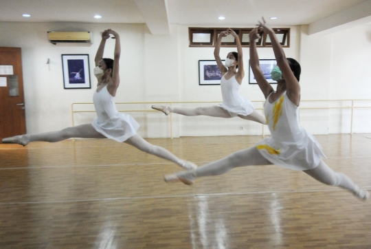 Latihan Ballet Jelang Pertunjukan Offline