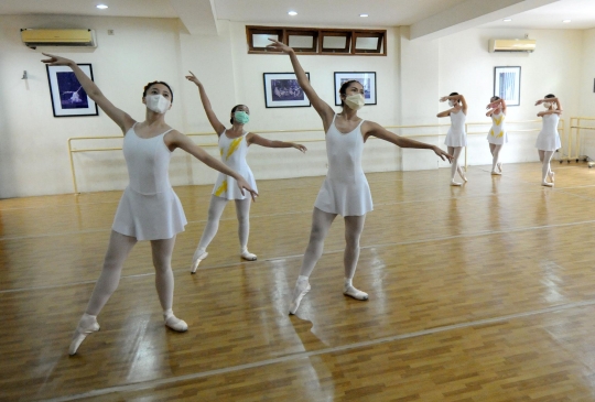 Latihan Ballet Jelang Pertunjukan Offline