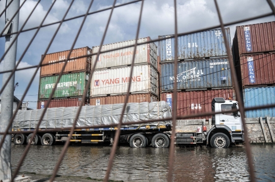 Banjir Rob Berkepanjangan di Pelabuhan Sunda Kelapa