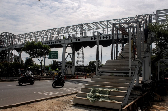 Progres JPO RPTRA Kalijodo yang Ramah Disabilitas