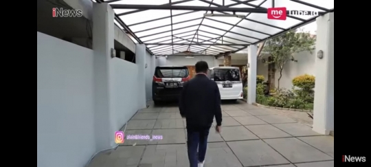 7 Potret Rumah Masa Kecil Najwa Shihab, Halaman Belakangnya Luas Ada Kolam Renang