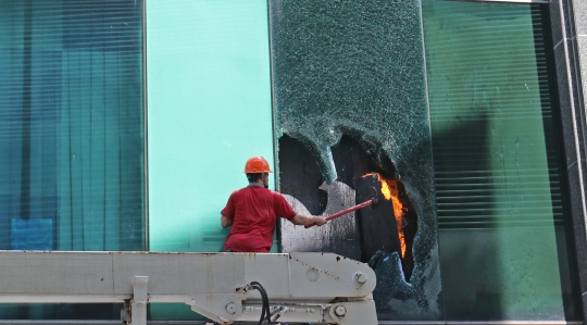 Kebakaran Gedung Cyber 1 Jakarta Selatan