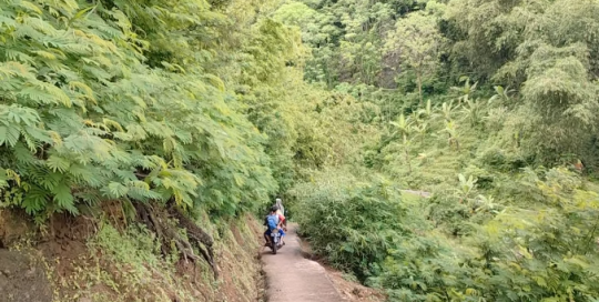 Potret Kampung Tersembunyi di Antara Lembah, Warganya Ramah dan Cantik Banget