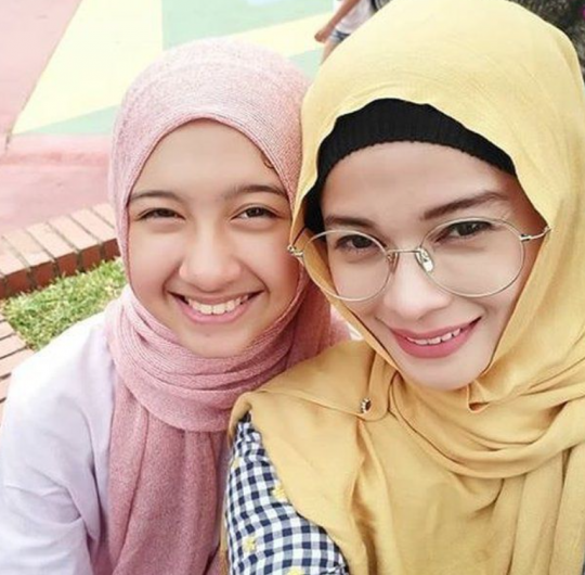 Potret Anak Selebritis yang Mantap Berhijab Begitu Cantik Bikin Pangling