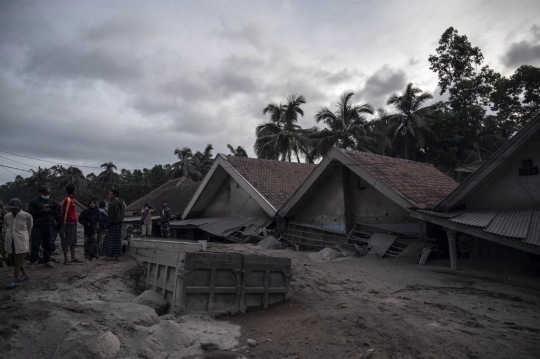 Kerusakan Rumah Warga Akibat Tertimbun Abu Vulkanik Semeru