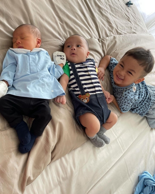Potret Kebersamaan Rayyanza, Kenzo dan Kiano, Lucu dan Gemas Banget