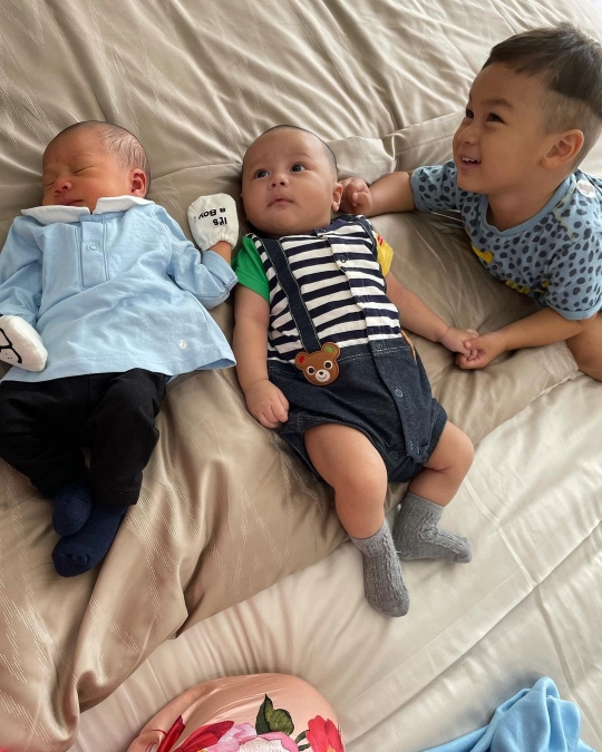 Potret Kebersamaan Rayyanza, Kenzo dan Kiano, Lucu dan Gemas Banget