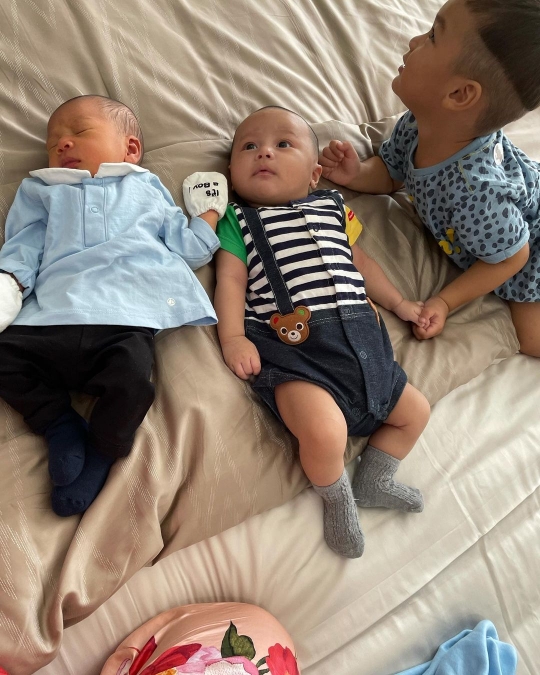 Potret Kebersamaan Rayyanza, Kenzo dan Kiano, Lucu dan Gemas Banget