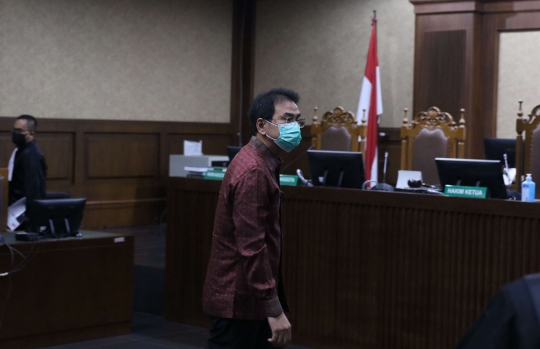 Eks Wakil Ketua DPR Azis Syamsuddin Jalani Sidang Perdana Kasus Suap