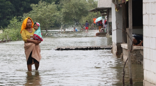 Banjir Rob Rendam Muara Gembong