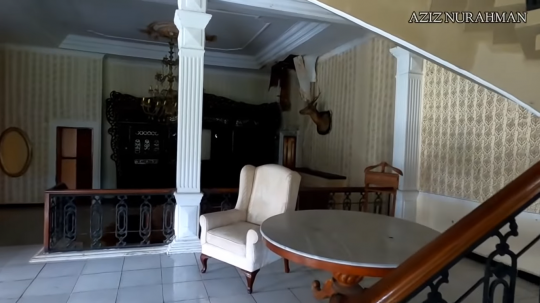 Rumah Sultan Super Megah & Mewah Ditinggalkan Begitu Saja, Terbengkalai Belasan Tahun