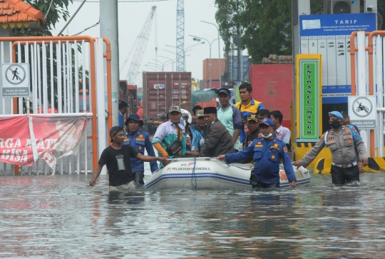 Banjir Rob 1 Meter Rendam Kawasan Sunda Kelapa