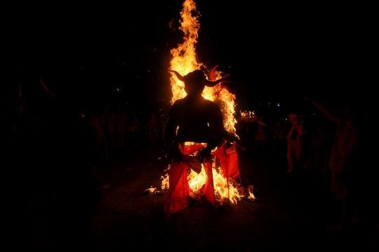 Melihat Perayaan 'Pembakaran Iblis' di Guatemala