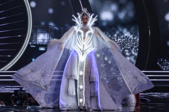 Deretan Kostum Nasional di Ajang Miss Universe ke-70