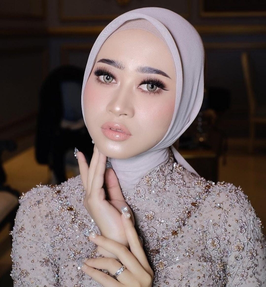 Potret Cantik Hemas Nura, Dokter Muda yang Dinikahi Danang D'Academy