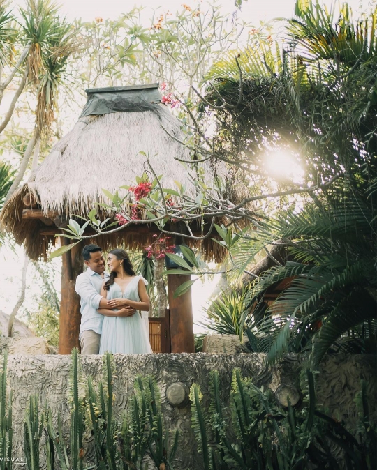 Menikah Tahun Depan, Ini 5 Potret Prewedding Melanie Putria dan Aldico di Lombok