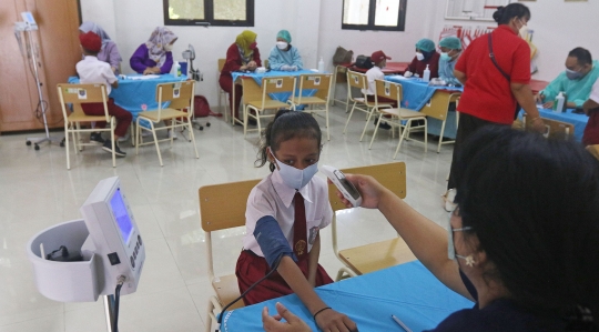 Vaksinasi Covid-19 untuk Anak Berusia 6-11 Tahun di Depok