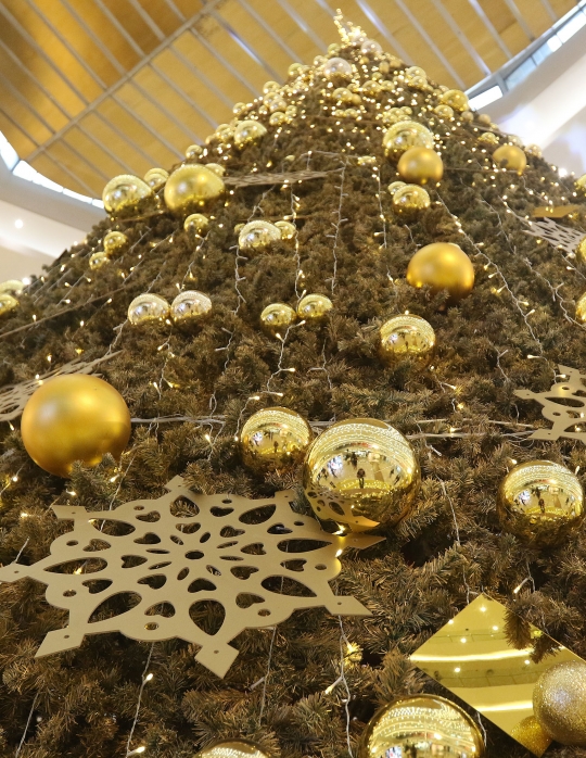 Pohon Natal 18 Meter di Senayan City