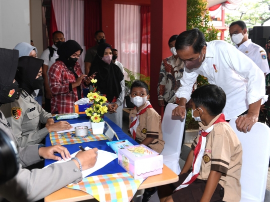 Jokowi Tinjau Vaksinasi Covid-19 untuk Anak Usia 6-11 Tahun