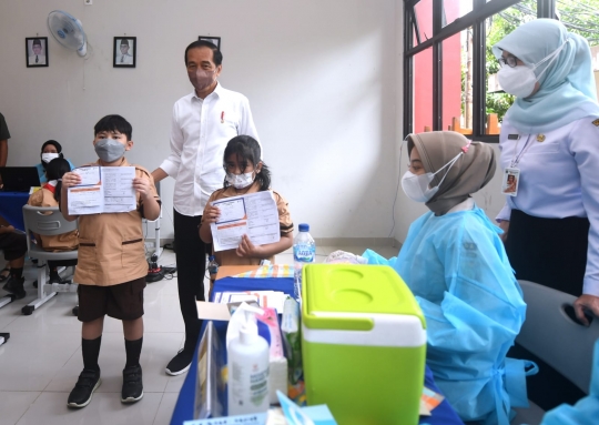 Jokowi Tinjau Vaksinasi Covid-19 untuk Anak Usia 6-11 Tahun