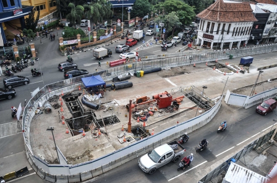 Memantau Progres Pembangunan MRT Fase 2 Glodok-Kota