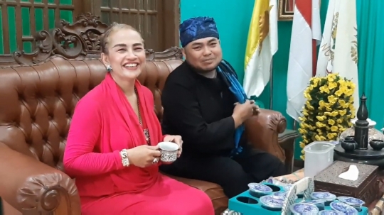 Menengok Isi Rumah Lilis Karlina, Ada Lukisan Prabu Siliwangi dan Macan Putih