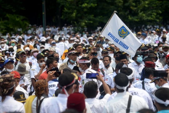 Aksi Demo Kepala Desa di Monas