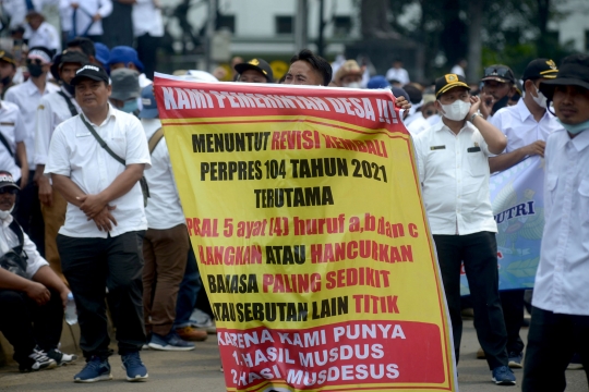 Aksi Demo Kepala Desa di Monas