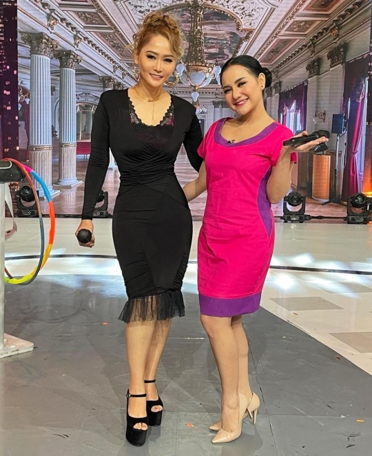 4 Potret Inul Daratista Pamer Body Goals Bak Gitar Spanyol, Asli Kece Banget