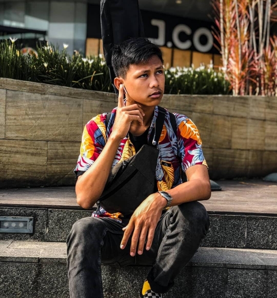 Potret Danar Widianto yang Trending di Youtube Nyanyikan Karya Sendiri di X Factor