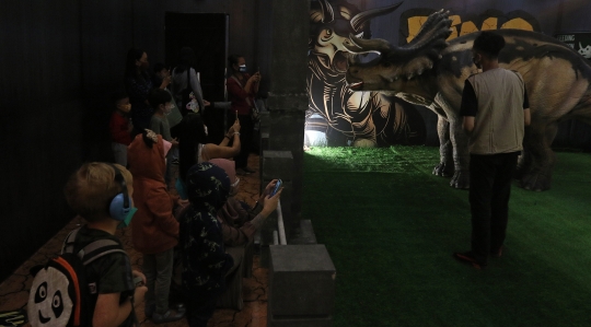 Mengunjungi Wahana Dino Factory di Mal Kota Kasablanka
