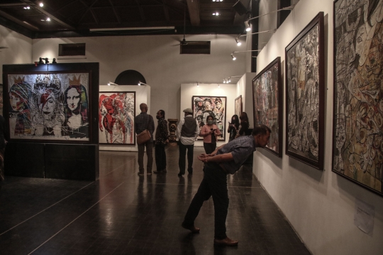 Menikmati Pameran Lukisan Old Master Karya Fitrajaya Nusananta