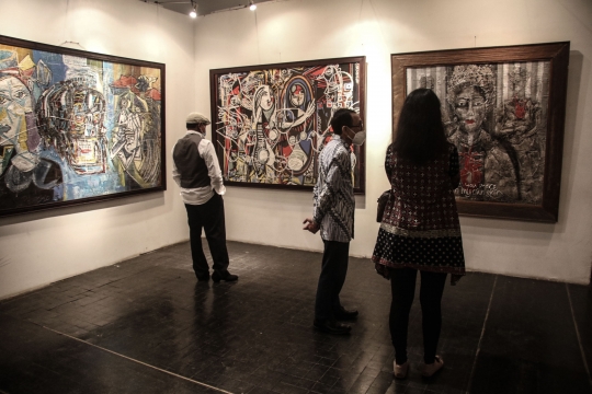 Menikmati Pameran Lukisan Old Master Karya Fitrajaya Nusananta