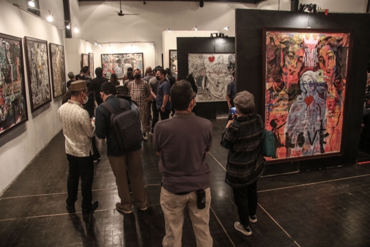 Menikmati Pameran Lukisan Old Master Karya Fitrajaya Nusananta