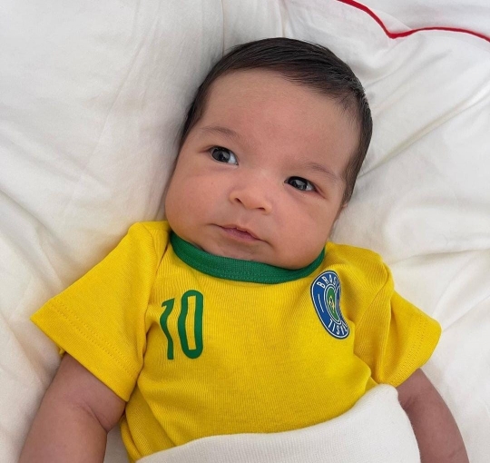 Potret Ganteng Baby Aizen Anak Erick Iskandar dan Vanessa yang Blasteran Brazil